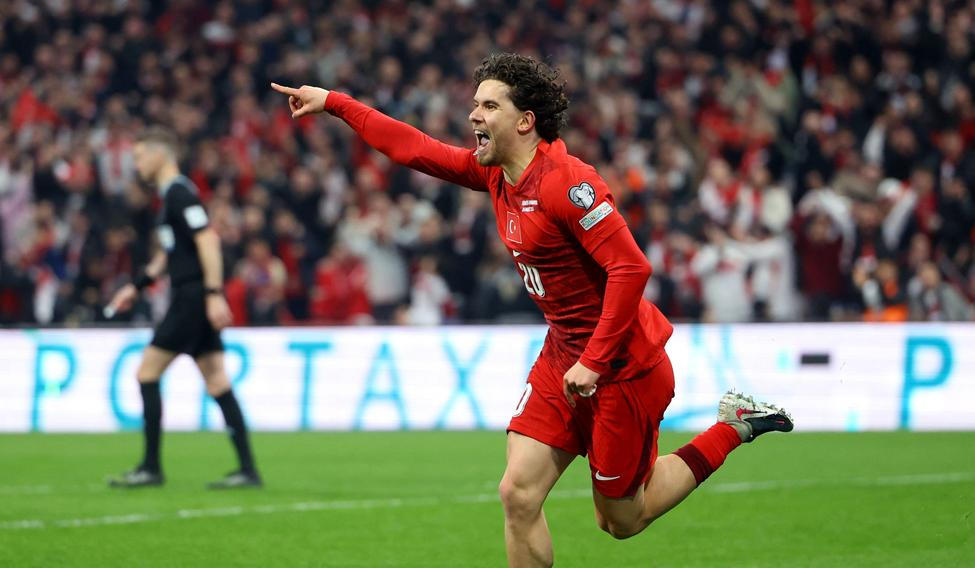 Ferdi Kadioglu slaví gól Turecka