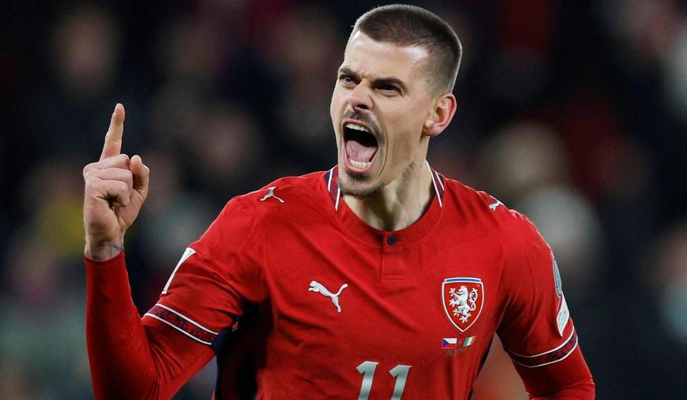 Jan Kliment poté, co v zápase proti Irsku proměnil rozhodující pokutový kop