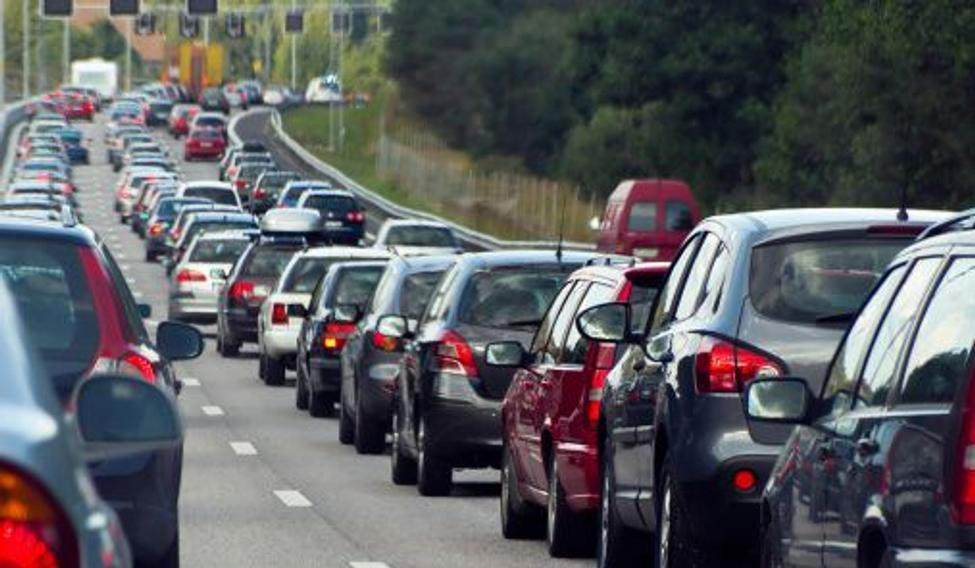 Dopravní zácpa, kolona, cestování, auto, silnice, dálnice, ilustrační foto