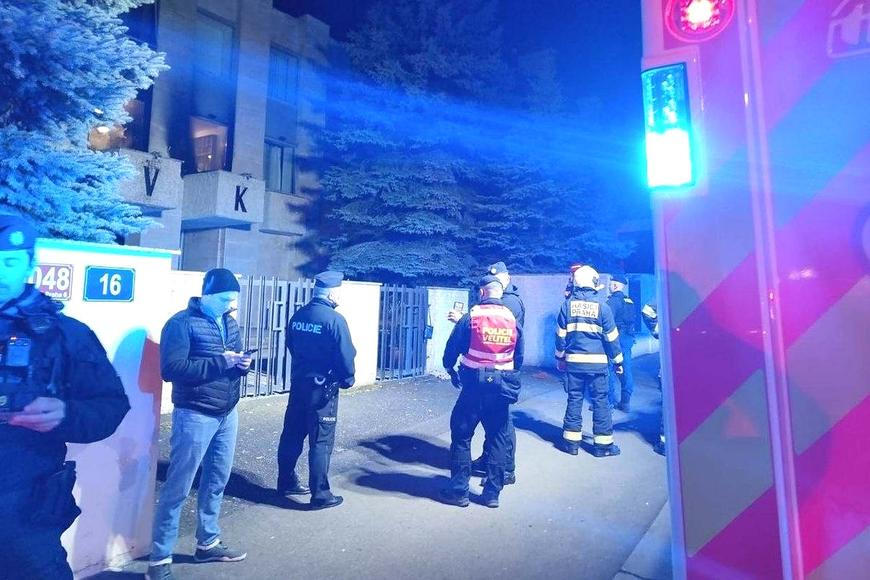 „Projev rusofobie a barbarství.“ Rusové zuří kvůli útoku na jejich pražský dům