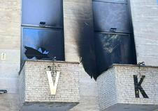 Ruské kulturní centrum v Praze bylo zasaženo Molotovovým koktejlem