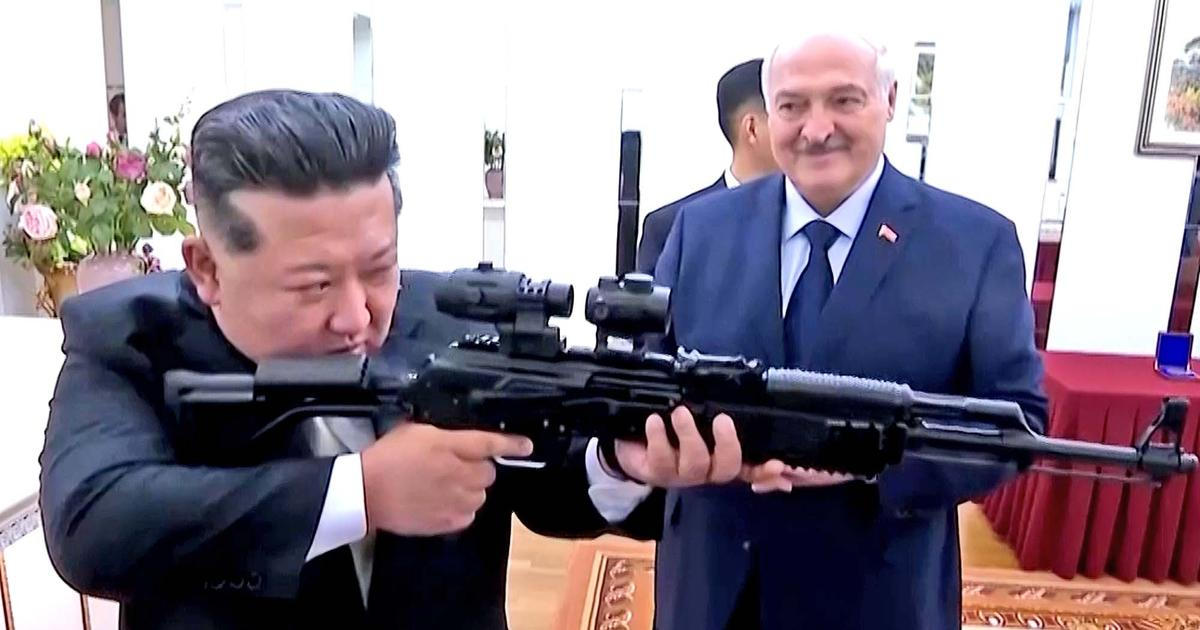 „Pro případ, že by se objevili nepřátelé.“ Lukašenko si s Kimem vyměňovali dary