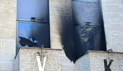 Ruské kulturní centrum v Praze bylo zasaženo Molotovovým koktejlem