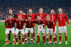 Fotbalisté Dánska před zápasem se Severní Makedonií