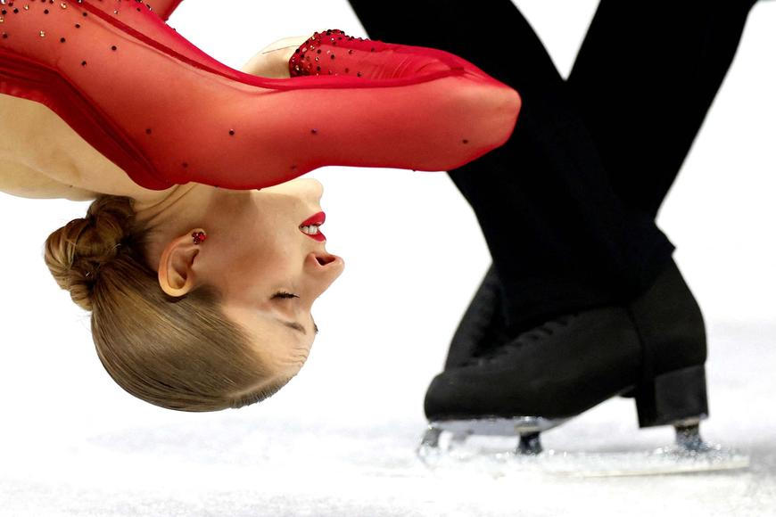 Škoda tyhle fotky minout: rozevlátá arcibiskupka, žokej ná býku nebo pocta legendě