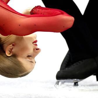 Škoda tyhle fotky minout: rozevlátá arcibiskupka, žokej ná býku nebo pocta legendě