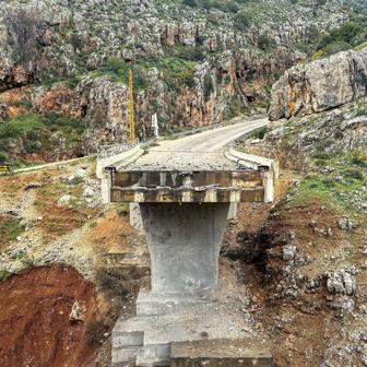 Škoda tyhle fotky minout: rozevlátá arcibiskupka, žokej ná býku nebo pocta legendě