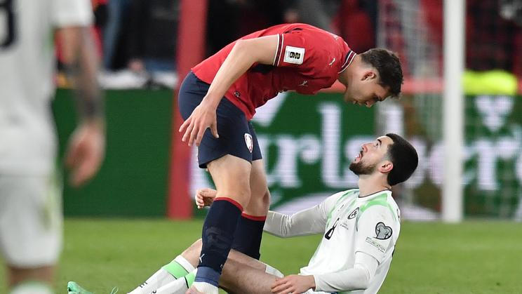 Robin Hranáč a Finn Azaz v zápase Česko - Irsko v baráži o MS