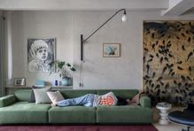 Nečekaně se tak ocitli se v prostoru, který už nesl stopy neřízené rekonstrukce – proto bylo jasné, že je čeká zajímavá zkušenost i výzva.