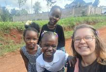 V jedné třídě může být podle mladé učitelky klidně i stovka školáků.