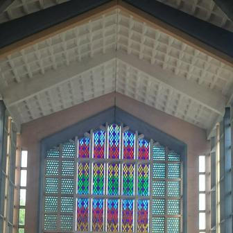 Místní kostel jako věřící navštěvuje Marie často. 