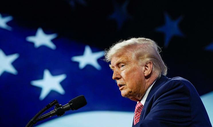 "Proč bychom tu pro ně byli, když oni tu pro nás nejsou? Oni tam pro nás nebyli,“ řekl Trump v noci na sobotu na investičním fóru v Miami, kde si stěžoval na odmítnutí evropských spojenců z NATO poskytnout USA materiální podporu během nynější války proti Íránu.