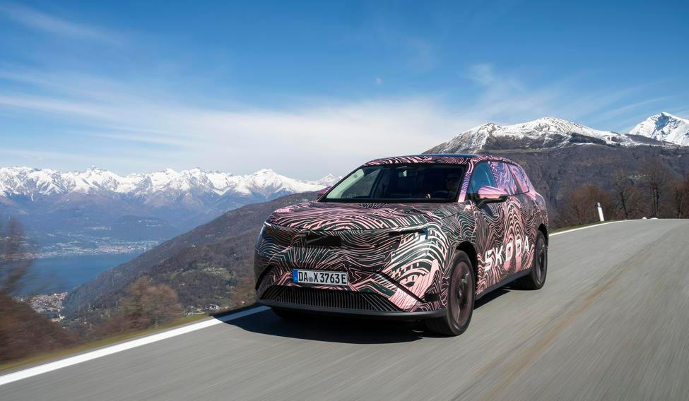 Škoda novináře poprvé pustila za volant zamaskovaného Peaqu.