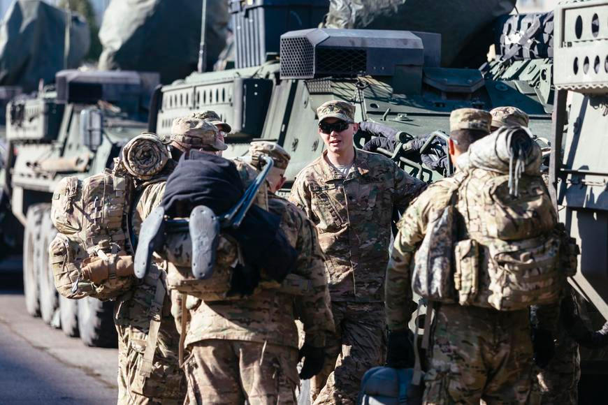 Trumpovo peklo: do Íránu může vyrazit až 10 tisíc vojáků na nejméně několik týdnů