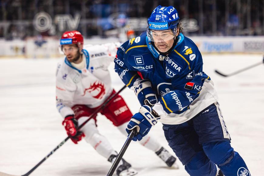 Jak to tedy je? Oficiálně jsem kariéru ještě neukončil, vysvětloval Jágr