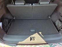 I za třetí řadou sedadel nadále zůstává 299 litrů.