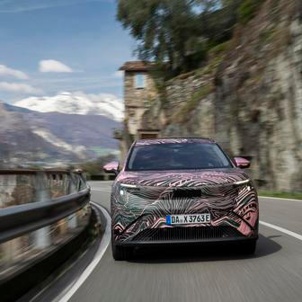 Nejlevnější zadokolka nabídne baterku s využitelnou kapacitou 59 kWh a dojezdem přes 460 kilometrů.