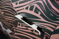 Úplnou novinkou jsou výsuvné kliky dveří, které jiná škodovka nemá.