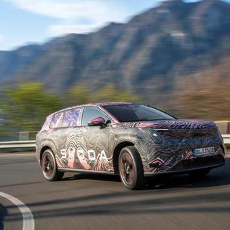 Kromě jiného bude také každé auto vybaveno funkcí V2L, tedy bude fungovat jako obří powerbanka.