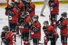 Zklamaní hokejisté Sparty po semifinále 2025