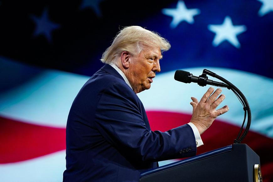 Komentář: Čtrnáct dnů, které rozhodnou. Trump musí klíčové rozhodnutí učinit do 13. dubna