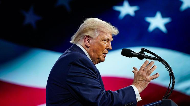 Blízké vztahy s Donaldem Trumpem „mohou být přítěží a mohou být špatně interpretovány,“ konstatoval jeden z blízkých spojenců vůdkyně francouzské pravice Marine  Le Penové.