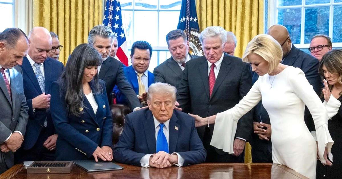 „Bůh nevyslyší vaše modlitby!“ Papežova tvrdá slova zahájila Svatý týden