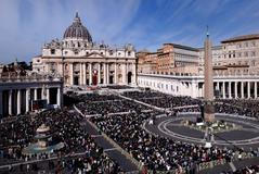 „Bůh nevyslyší vaše modlitby!“ Papežova tvrdá slova zahájila Svatý týden
