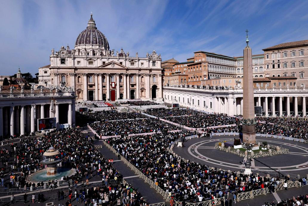 „Bůh nevyslyší vaše modlitby!“ Papežova tvrdá slova zahájila Svatý týden
