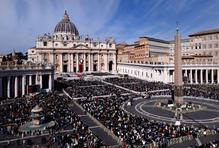 „Bůh nevyslyší vaše modlitby!“ Papežova tvrdá slova zahájila Svatý týden