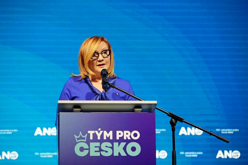 Vláda rozhodla o přípravě zastropování marží obchodníků s palivy