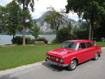 Jiná moderní auta nevlastní. Jak se 110 L, tak s Formanem jezdí i na zahraniční dovolené.