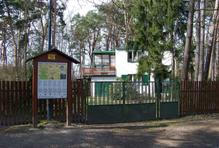 Chata Bohumila Hrabala v Kersku změnila na přelomu roku 2021 a 2022 majitele. Od února 2022 ji spravuje Polabské muzeum.