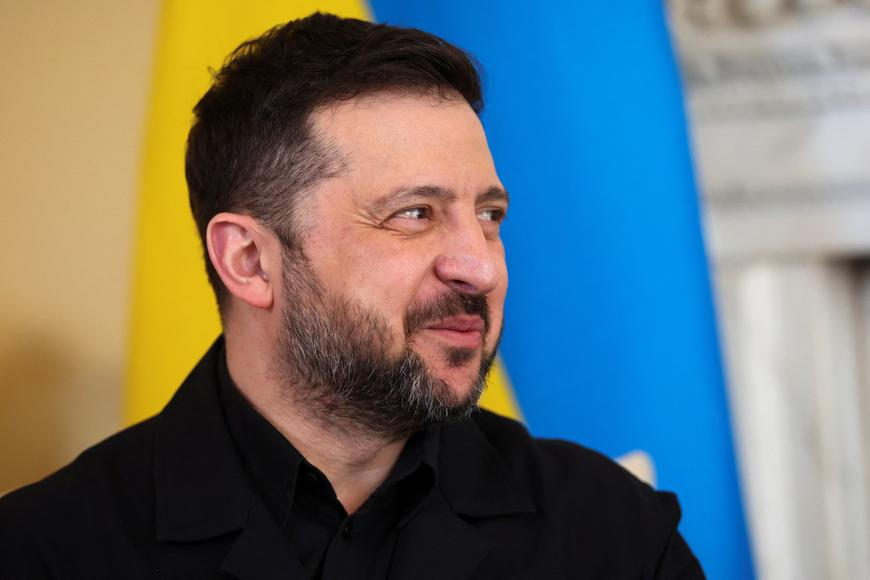 Zelenskyj zveřejnil příjmy: jeho rodina loni vydělala 7,7 milionu korun