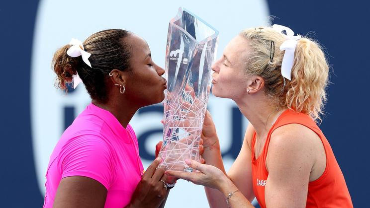 Taylor Townsendová a Kateřina Siniaková