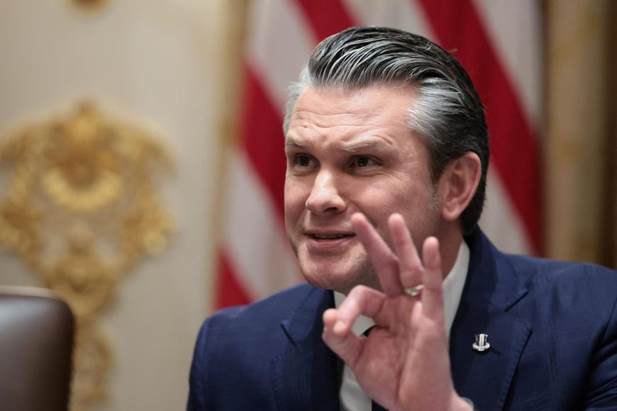 Podezřelé načasování: makléř šéfa Pentagonu chtěl investovat do zbrojařů před útoky na Írán, píše FT