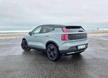 Černé doplňky autu podle našeho názoru sluší, ačkoliv samozřejmě design bude vždy subjektivní. Se světlejšími laky karoserie vyniknou více, naopak třeba v černé byste je mohli úplně přehlédnout.