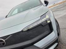 Diodová přední světla jsou standardní výbavou, stejně jako denní svícení ve tvaru Thorova kladiva.