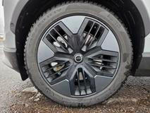 19palcová kola jsou standardní výbavou.