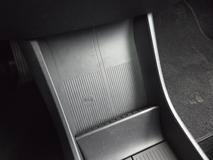 Telefon má v bezdrátové nabíječce zvláštní polohu.