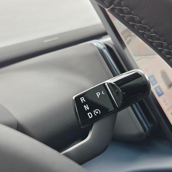 … provedení voliče převodovky…