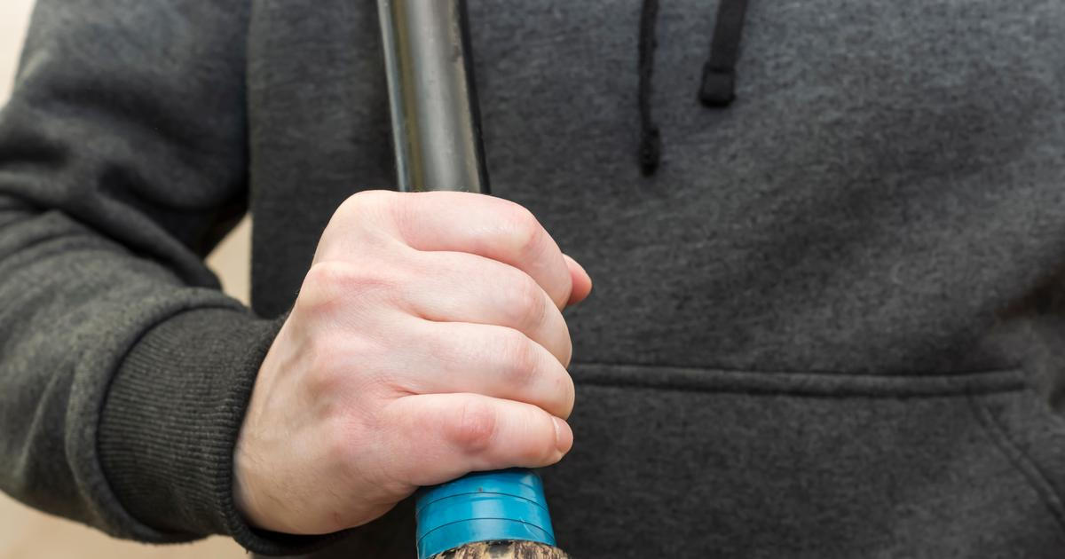 Vzal na zákaznici baseballku. Trest je příliš tvrdý, vrátil případ ÚS