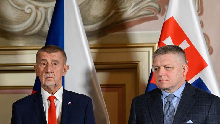 Český premiér Andrej Babiš a slovenský premiér Robert Fico na tiskové konferenci po společném jednání vlád v Nové Horce u Studénky, 31. března 2026. 
