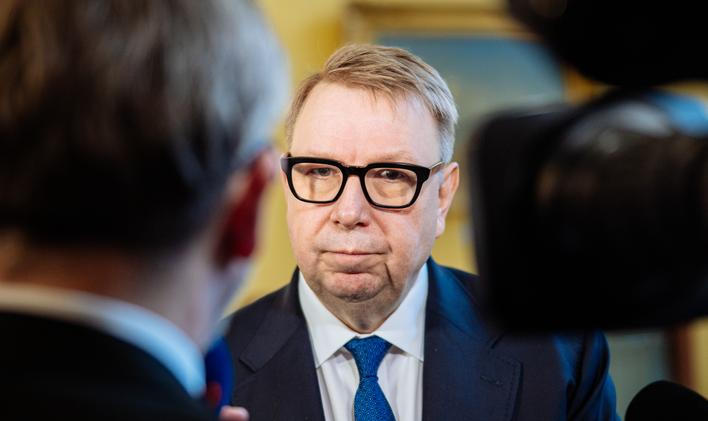 „Ty informace, které mám, směřují k tomu, že mohlo dojít k pochybení na celé ose Orgán sociálně-právní ochrany dětí (OSPOD), doprovodné organizace, soudní znalec, pěstounky a soudkyně,“  říká ministr práce a sociálních věcí Aleš Juchelka (ANO).