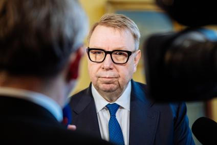 „Ty informace, které mám, směřují k tomu, že mohlo dojít k pochybení na celé ose Orgán sociálně-právní ochrany dětí (OSPOD), doprovodné organizace, soudní znalec, pěstounky a soudkyně,“  říká ministr práce a sociálních věcí Aleš Juchelka (ANO).