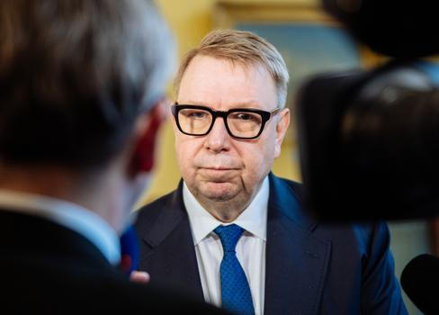 „Ty informace, které mám, směřují k tomu, že mohlo dojít k pochybení na celé ose Orgán sociálně-právní ochrany dětí (OSPOD), doprovodné organizace, soudní znalec, pěstounky a soudkyně,“  říká ministr práce a sociálních věcí Aleš Juchelka (ANO).