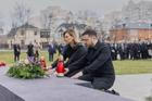 Ukrajinský prezident Volodymyr Zelenskyj s manželkou Olenou na pietní akci v Buči, 31. března 2026.