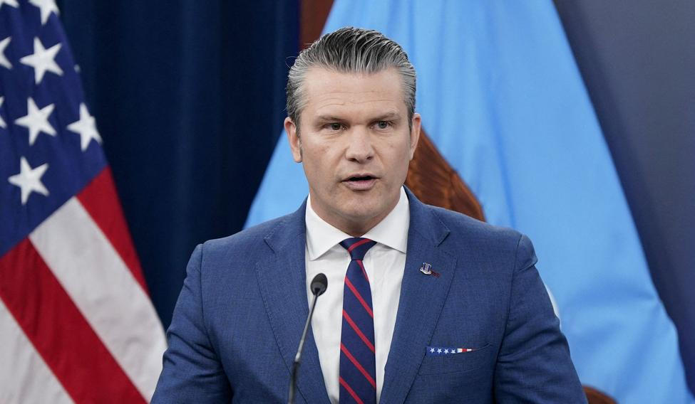 Americký ministr obrany Pete Hegseth.