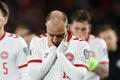 Smutný Christian Eriksen po porážce v zápase kvalifikace o postup na MS Česko - Dánsko