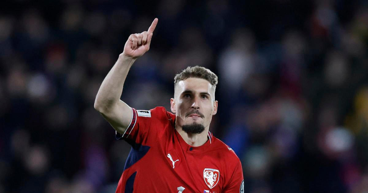 Takhle to vypadalo v kabině po postupu. Záběry euforie sdílel zvláštní „špion“